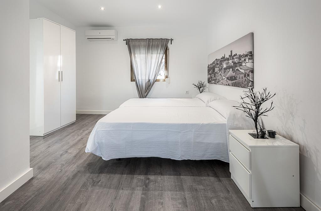 Apartamentos Turisticos Domus Seleqtia Plaza Mayor Caces エクステリア 写真